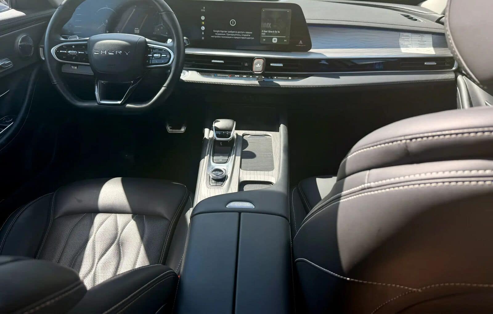 Chery Arrizo 8 2025 в парке ИГРА на Рябиновой — салон
