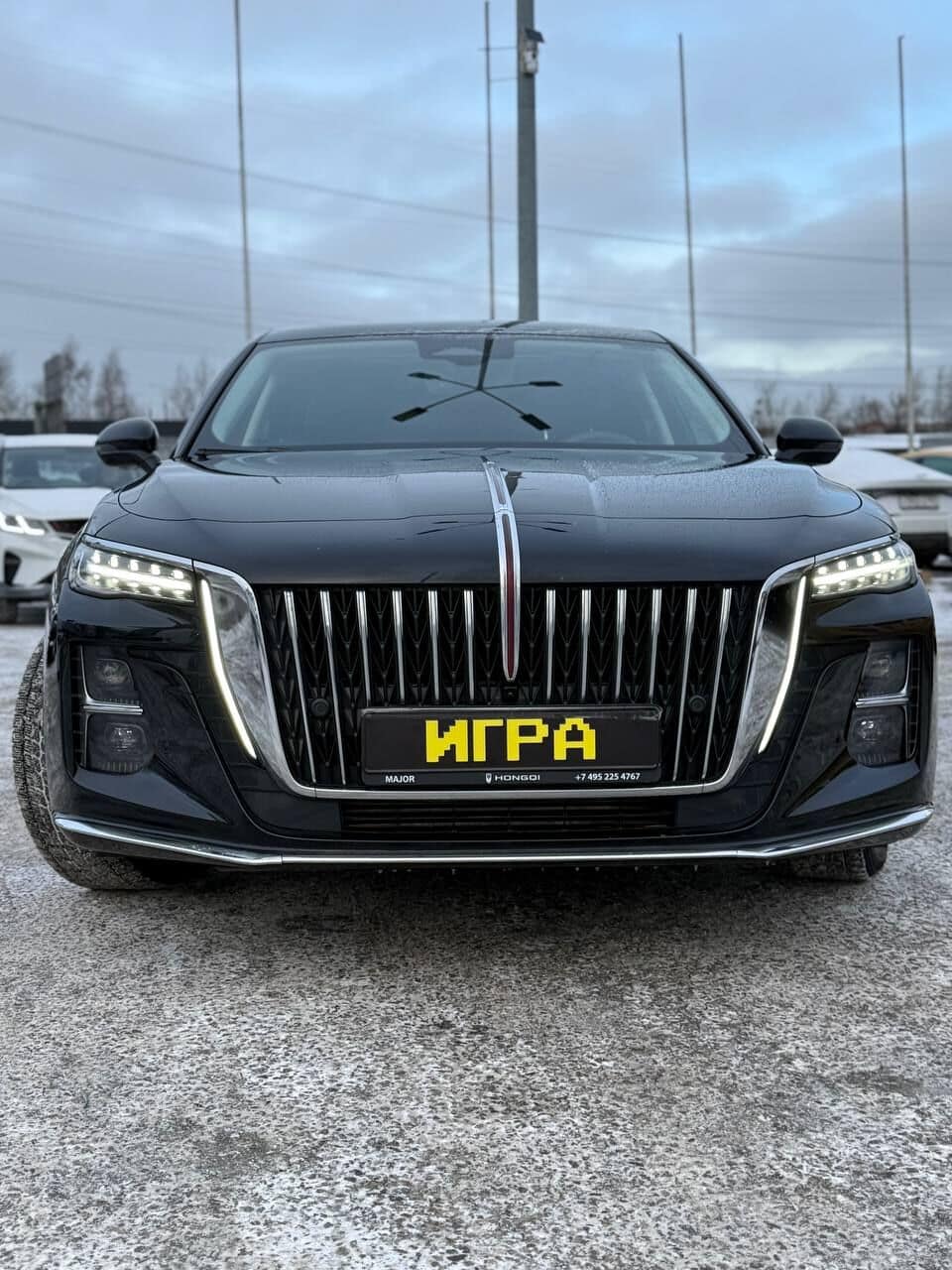 Hongqi H5 2024 в парке ИГРА на Рябиновой — вид спереди
